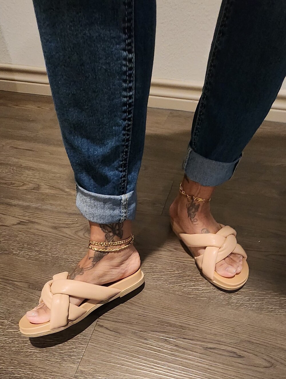 Universal Threads Sandals - Picture 2 of 5